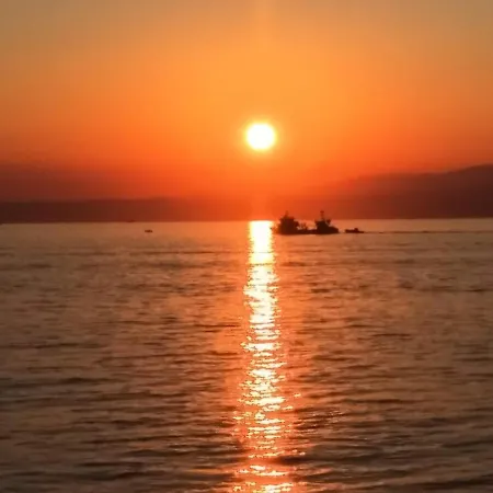 Blue Sea Paradise *